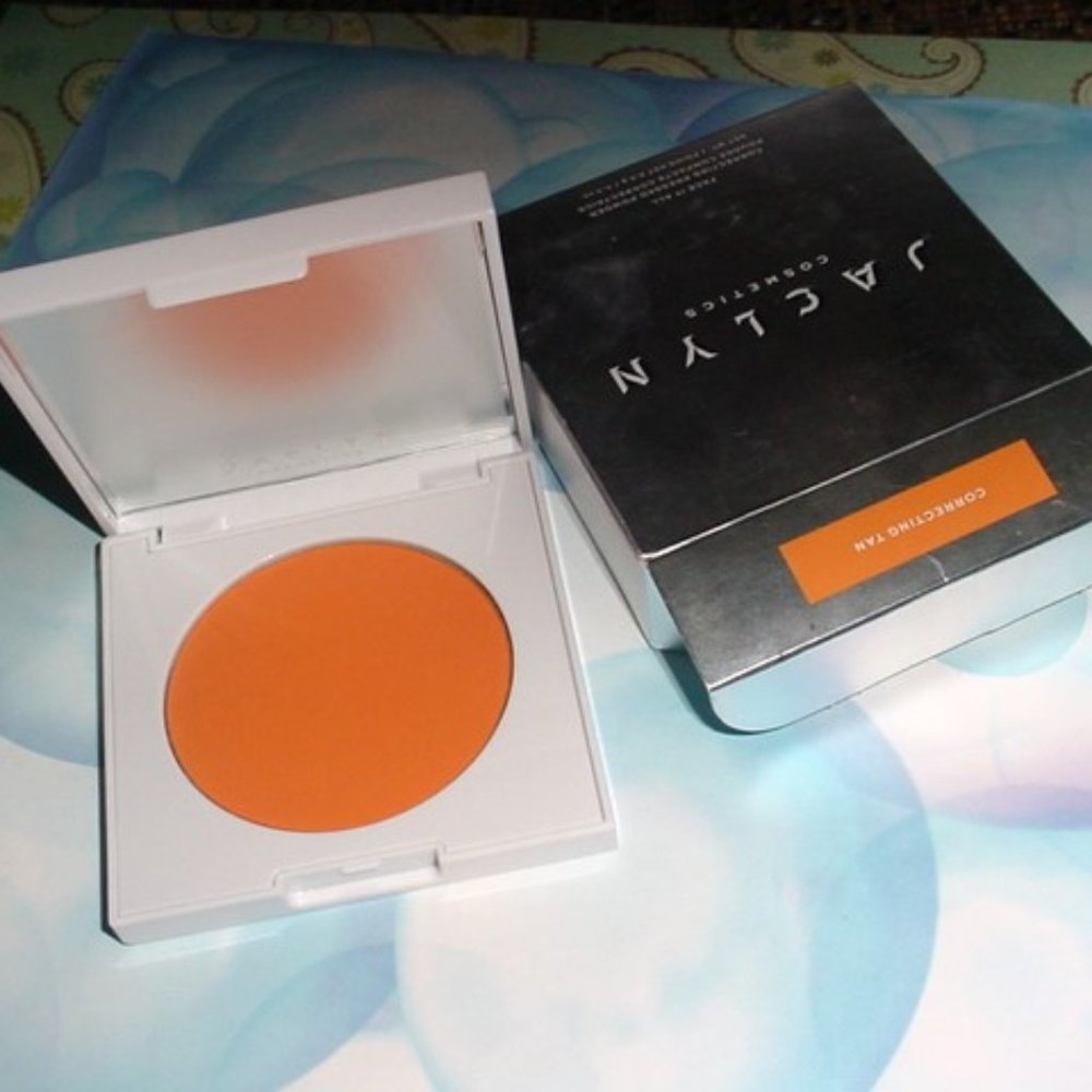 JACLYN COSMETICS NIB Face it All Pressed Powder CORRECTING TAN